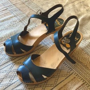 Navy Swedish Hasbeens Suzanne clog sandals